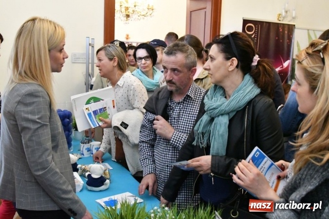 Zdjęcie w galerii na portalu naszraciborz.pl: EKO-OKNA S.A. potrzebują jeszcze 300 pracowników wiadomości z regionu