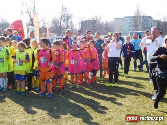 Zdjęcie w galerii na portalu naszraciborz.pl: Z podwórka na stadion - SP 15 Racibórz druga w województwie śląskim wiadomości z regionu