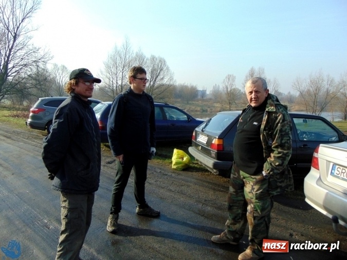 Zdjęcie w galerii na portalu naszraciborz.pl: Wędkarze z Koła Racibórz-Miasto sprzątali łowiska na Ostrogu wiadomości z regionu