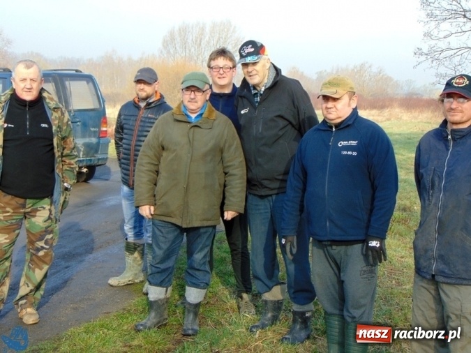 Zdjęcie w galerii na portalu naszraciborz.pl: Wędkarze z Koła Racibórz-Miasto sprzątali łowiska na Ostrogu wiadomości z regionu