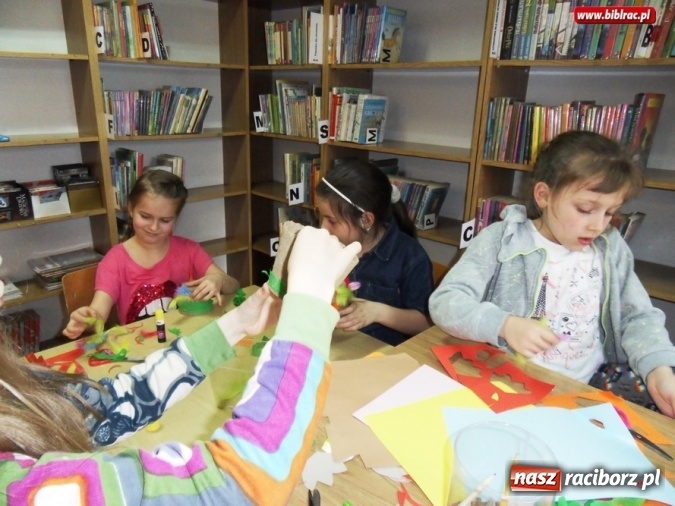 Zdjęcie w galerii na portalu naszraciborz.pl: Wielkanoc tuż, tuż... Biblioteka zorganizowała warsztaty dla dzieci wiadomości z regionu