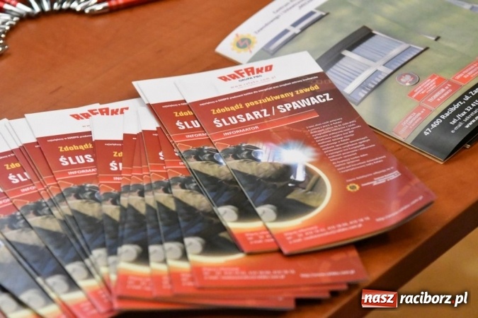 Zdjęcie w galerii na portalu naszraciborz.pl: Ślusarze i spawacze - specjaliści poszukiwani na rynku pracy wiadomości z regionu