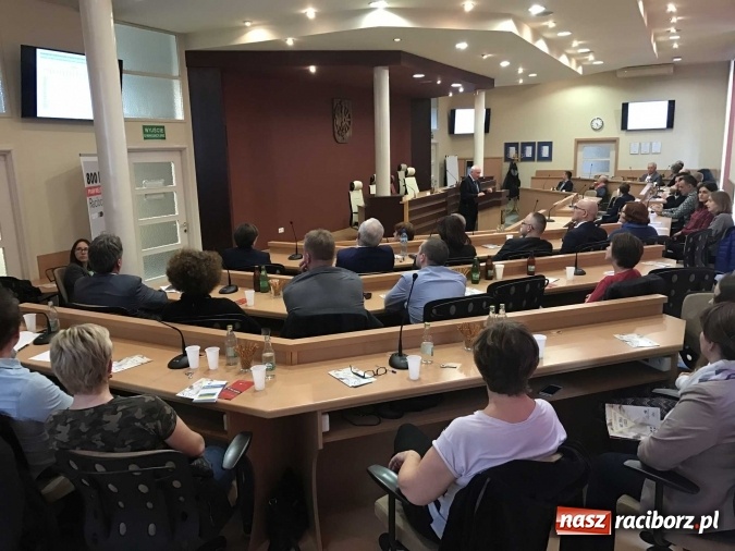 Zdjęcie w galerii na portalu naszraciborz.pl: Kopcenie to obciach, czyli dobra robota Raciborskiego Alarmu Antysmogowego wiadomości z regionu