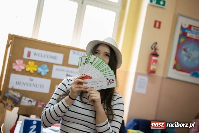 Zdjęcie w galerii na portalu naszraciborz.pl: Czarowanie gimnazjalist&oacute;w, czyli dni otwarte w raciborskich szkołach ponadgimnazjalnych wiadomości z regionu