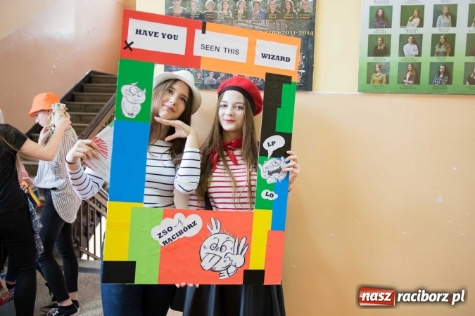 Zdjęcie w galerii na portalu naszraciborz.pl: Czarowanie gimnazjalist&oacute;w, czyli dni otwarte w raciborskich szkołach ponadgimnazjalnych wiadomości z regionu