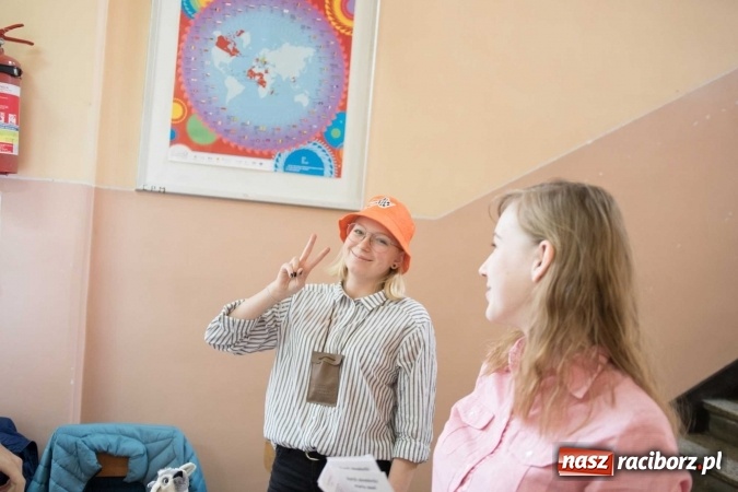 Zdjęcie w galerii na portalu naszraciborz.pl: Czarowanie gimnazjalist&oacute;w, czyli dni otwarte w raciborskich szkołach ponadgimnazjalnych wiadomości z regionu