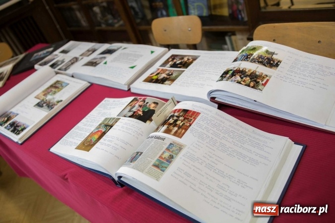 Zdjęcie w galerii na portalu naszraciborz.pl: Czarowanie gimnazjalist&oacute;w, czyli dni otwarte w raciborskich szkołach ponadgimnazjalnych wiadomości z regionu