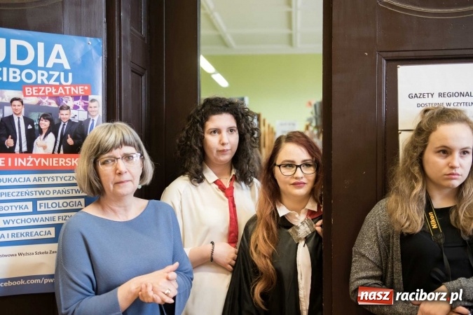 Zdjęcie w galerii na portalu naszraciborz.pl: Czarowanie gimnazjalist&oacute;w, czyli dni otwarte w raciborskich szkołach ponadgimnazjalnych wiadomości z regionu