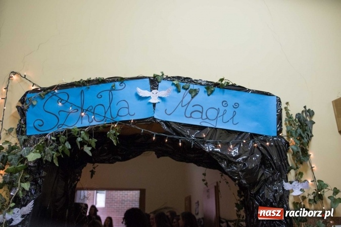 Zdjęcie w galerii na portalu naszraciborz.pl: Czarowanie gimnazjalist&oacute;w, czyli dni otwarte w raciborskich szkołach ponadgimnazjalnych wiadomości z regionu