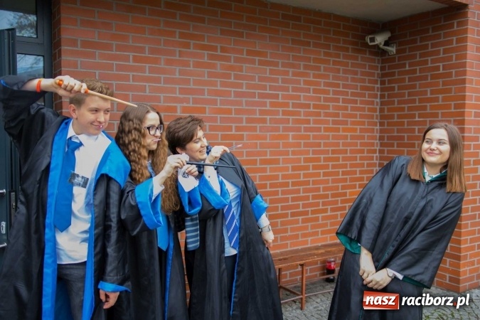 Zdjęcie w galerii na portalu naszraciborz.pl: Czarowanie gimnazjalist&oacute;w, czyli dni otwarte w raciborskich szkołach ponadgimnazjalnych wiadomości z regionu
