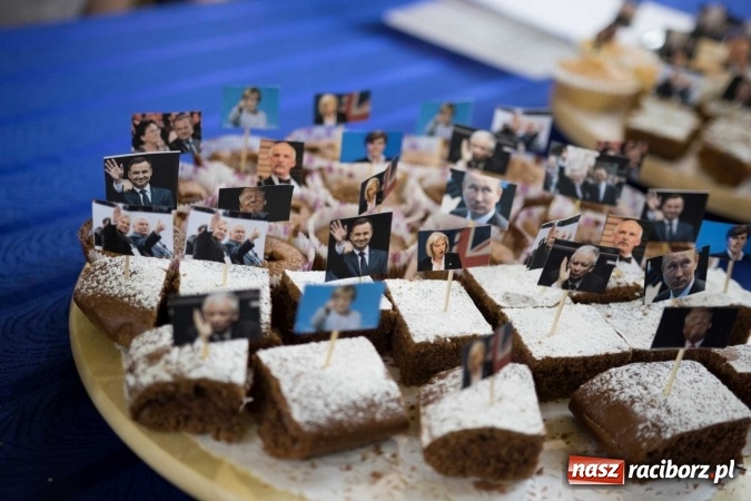 Zdjęcie w galerii na portalu naszraciborz.pl: Czarowanie gimnazjalist&oacute;w, czyli dni otwarte w raciborskich szkołach ponadgimnazjalnych wiadomości z regionu