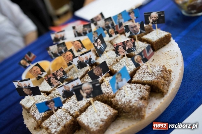 Zdjęcie w galerii na portalu naszraciborz.pl: Czarowanie gimnazjalist&oacute;w, czyli dni otwarte w raciborskich szkołach ponadgimnazjalnych wiadomości z regionu