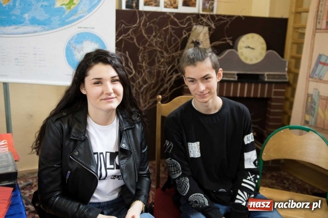 Zdjęcie w galerii na portalu naszraciborz.pl: Czarowanie gimnazjalist&oacute;w, czyli dni otwarte w raciborskich szkołach ponadgimnazjalnych wiadomości z regionu
