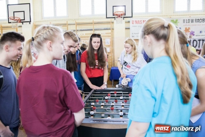 Zdjęcie w galerii na portalu naszraciborz.pl: Czarowanie gimnazjalist&oacute;w, czyli dni otwarte w raciborskich szkołach ponadgimnazjalnych wiadomości z regionu