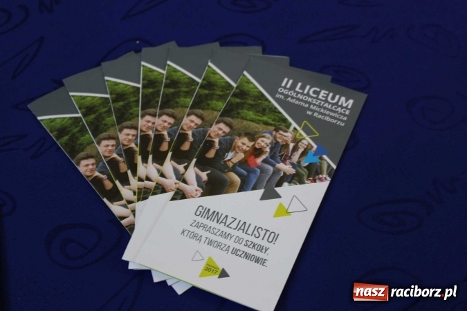 Zdjęcie w galerii na portalu naszraciborz.pl: Czarowanie gimnazjalist&oacute;w, czyli dni otwarte w raciborskich szkołach ponadgimnazjalnych wiadomości z regionu