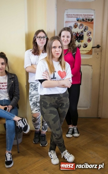 Zdjęcie w galerii na portalu naszraciborz.pl: Czarowanie gimnazjalist&oacute;w, czyli dni otwarte w raciborskich szkołach ponadgimnazjalnych wiadomości z regionu