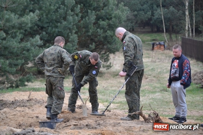Zdjęcie w galerii na portalu naszraciborz.pl: W Jankowicach znaleziono mały arsenał z okresu II wojny światowej FOTO wiadomości z regionu
