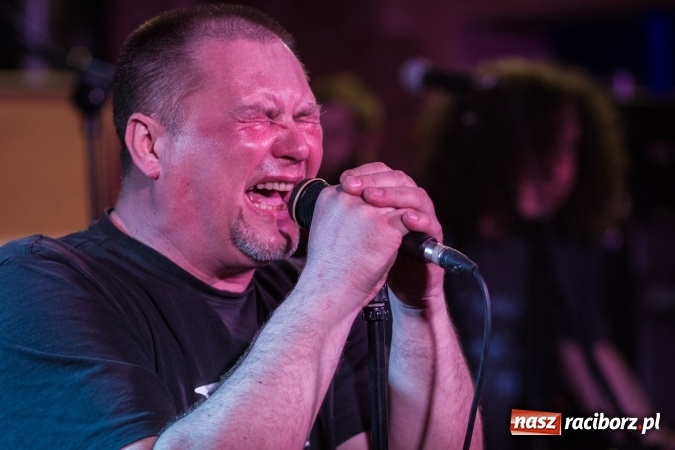 Zdjęcie w galerii na portalu naszraciborz.pl: Raciborska Piwnica kolejny raz zaserwowała kawał dobrego klasycznego mocnego brzmienia. Zagrał Proletaryat wiadomości z regionu