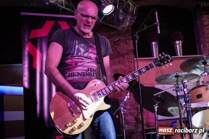 Zdjęcie w galerii na portalu naszraciborz.pl: Raciborska Piwnica kolejny raz zaserwowała kawał dobrego klasycznego mocnego brzmienia. Zagrał Proletaryat wiadomości z regionu