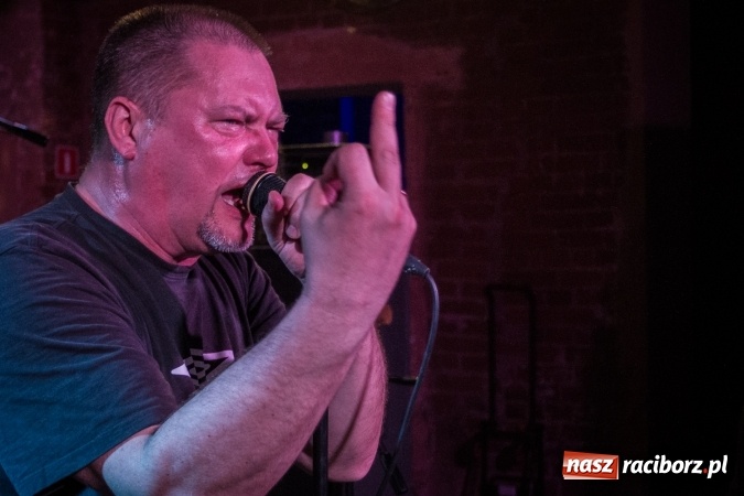 Zdjęcie w galerii na portalu naszraciborz.pl: Raciborska Piwnica kolejny raz zaserwowała kawał dobrego klasycznego mocnego brzmienia. Zagrał Proletaryat wiadomości z regionu