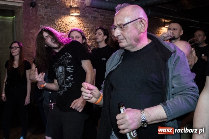 Zdjęcie w galerii na portalu naszraciborz.pl: Raciborska Piwnica kolejny raz zaserwowała kawał dobrego klasycznego mocnego brzmienia. Zagrał Proletaryat wiadomości z regionu