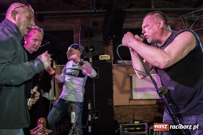 Zdjęcie w galerii na portalu naszraciborz.pl: Raciborska Piwnica kolejny raz zaserwowała kawał dobrego klasycznego mocnego brzmienia. Zagrał Proletaryat wiadomości z regionu