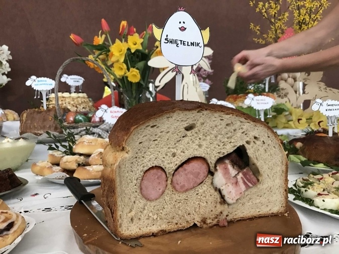 Zdjęcie w galerii na portalu naszraciborz.pl: Udziec z muflona i kolorowe mazurki, czyli czym dziś zajadają się mieszkańcy naszego powiatu wiadomości z regionu