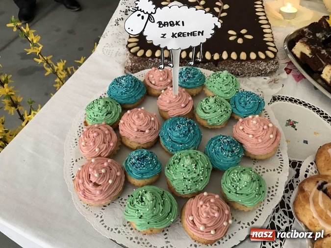 Zdjęcie w galerii na portalu naszraciborz.pl: Udziec z muflona i kolorowe mazurki, czyli czym dziś zajadają się mieszkańcy naszego powiatu wiadomości z regionu