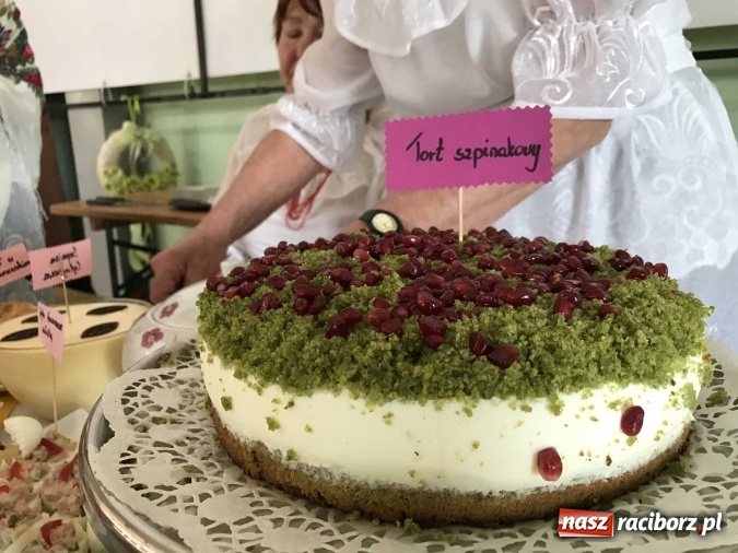 Zdjęcie w galerii na portalu naszraciborz.pl: Udziec z muflona i kolorowe mazurki, czyli czym dziś zajadają się mieszkańcy naszego powiatu wiadomości z regionu