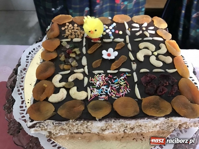 Zdjęcie w galerii na portalu naszraciborz.pl: Udziec z muflona i kolorowe mazurki, czyli czym dziś zajadają się mieszkańcy naszego powiatu wiadomości z regionu