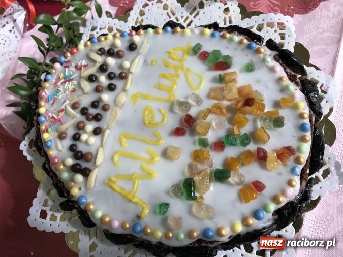 Zdjęcie w galerii na portalu naszraciborz.pl: Udziec z muflona i kolorowe mazurki, czyli czym dziś zajadają się mieszkańcy naszego powiatu wiadomości z regionu