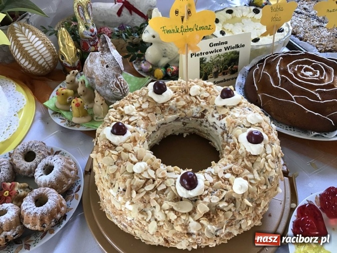 Zdjęcie w galerii na portalu naszraciborz.pl: Udziec z muflona i kolorowe mazurki, czyli czym dziś zajadają się mieszkańcy naszego powiatu wiadomości z regionu