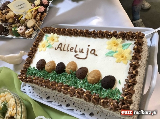 Zdjęcie w galerii na portalu naszraciborz.pl: Udziec z muflona i kolorowe mazurki, czyli czym dziś zajadają się mieszkańcy naszego powiatu wiadomości z regionu