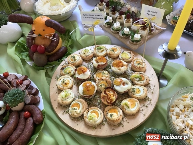 Zdjęcie w galerii na portalu naszraciborz.pl: Udziec z muflona i kolorowe mazurki, czyli czym dziś zajadają się mieszkańcy naszego powiatu wiadomości z regionu