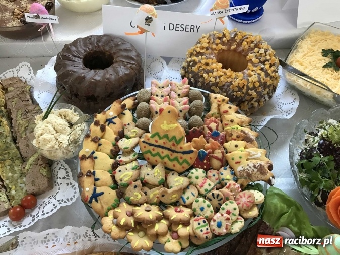 Zdjęcie w galerii na portalu naszraciborz.pl: Udziec z muflona i kolorowe mazurki, czyli czym dziś zajadają się mieszkańcy naszego powiatu wiadomości z regionu