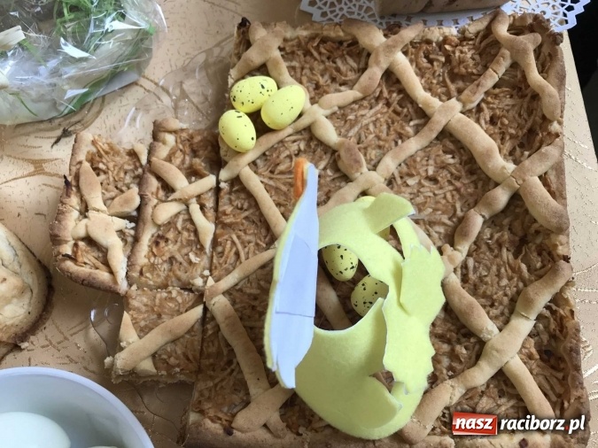 Zdjęcie w galerii na portalu naszraciborz.pl: Udziec z muflona i kolorowe mazurki, czyli czym dziś zajadają się mieszkańcy naszego powiatu wiadomości z regionu