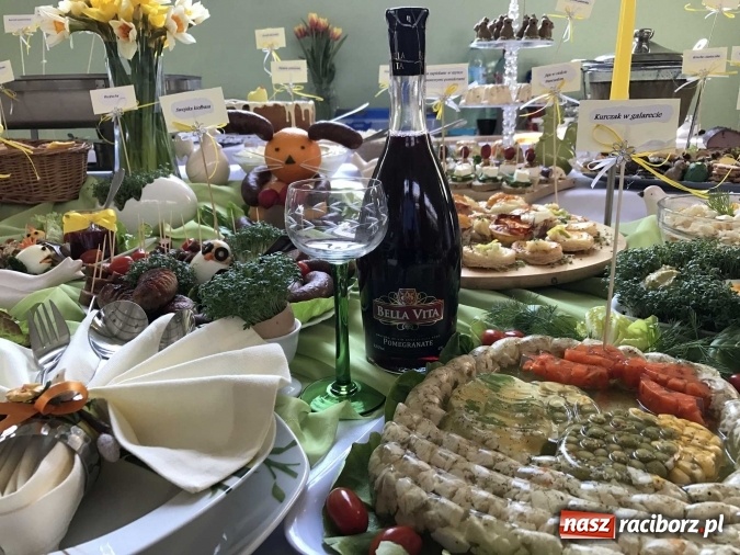 Zdjęcie w galerii na portalu naszraciborz.pl: Udziec z muflona i kolorowe mazurki, czyli czym dziś zajadają się mieszkańcy naszego powiatu wiadomości z regionu