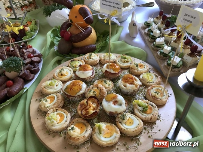 Zdjęcie w galerii na portalu naszraciborz.pl: Udziec z muflona i kolorowe mazurki, czyli czym dziś zajadają się mieszkańcy naszego powiatu wiadomości z regionu