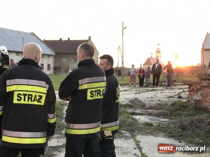 Zdjęcie w galerii na portalu naszraciborz.pl: Naczelnik OSP wypatrzył pożar. W Makowie zapaliły się bale słomy w stodole FOTO I WIDEO wiadomości z regionu
