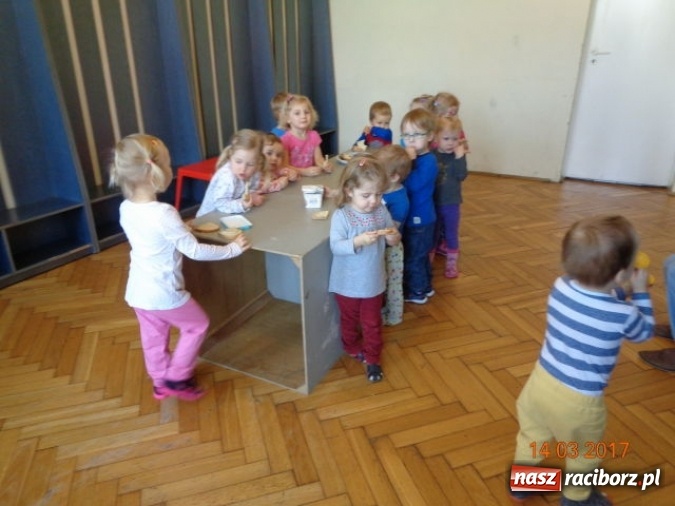 Zdjęcie w galerii na portalu naszraciborz.pl: Fiku-miku powitało już wiosnę  wiadomości z regionu