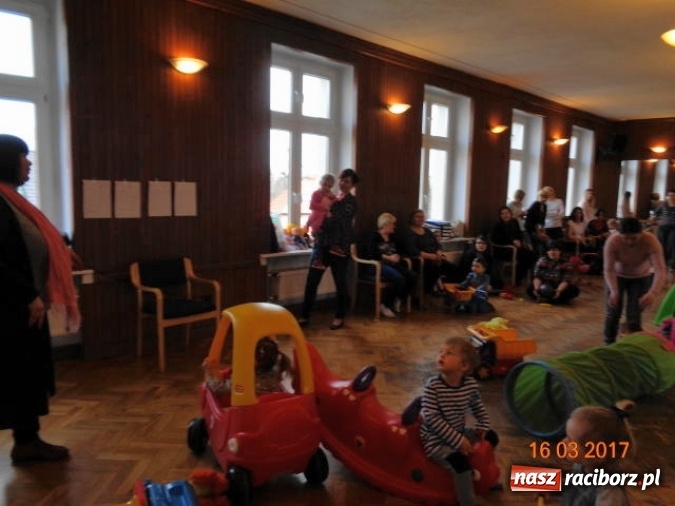 Zdjęcie w galerii na portalu naszraciborz.pl: Fiku-miku powitało już wiosnę  wiadomości z regionu