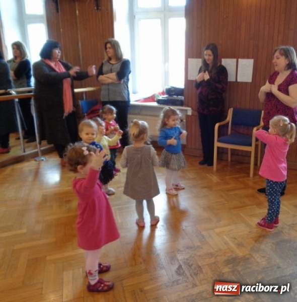 Zdjęcie w galerii na portalu naszraciborz.pl: Fiku-miku powitało już wiosnę  wiadomości z regionu