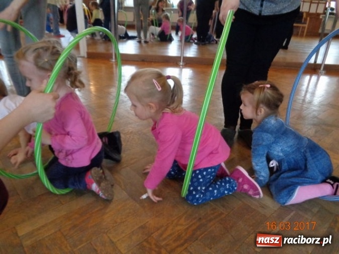 Zdjęcie w galerii na portalu naszraciborz.pl: Fiku-miku powitało już wiosnę  wiadomości z regionu