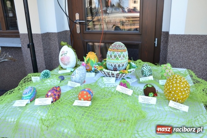 Zdjęcie w galerii na portalu naszraciborz.pl: Wielkanocne stoły na kiermaszu w Tworkowie  wiadomości z regionu