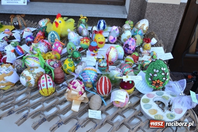 Zdjęcie w galerii na portalu naszraciborz.pl: Wielkanocne stoły na kiermaszu w Tworkowie  wiadomości z regionu