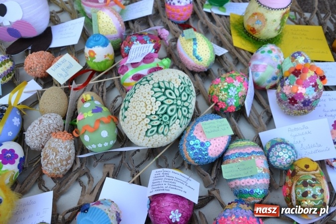 Zdjęcie w galerii na portalu naszraciborz.pl: Wielkanocne stoły na kiermaszu w Tworkowie  wiadomości z regionu