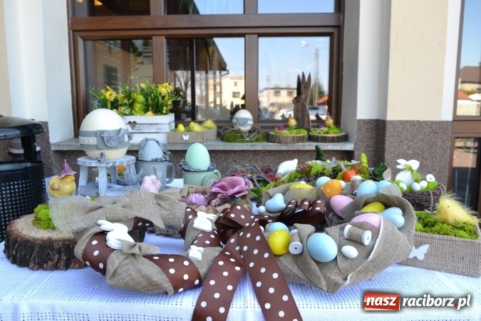 Zdjęcie w galerii na portalu naszraciborz.pl: Wielkanocne stoły na kiermaszu w Tworkowie  wiadomości z regionu