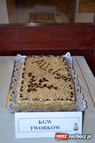 Zdjęcie w galerii na portalu naszraciborz.pl: Wielkanocne stoły na kiermaszu w Tworkowie  wiadomości z regionu