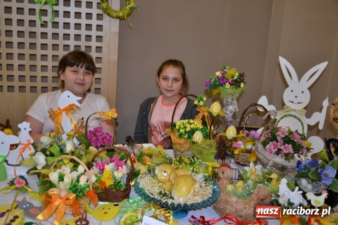 Zdjęcie w galerii na portalu naszraciborz.pl: Wielkanocne stoły na kiermaszu w Tworkowie  wiadomości z regionu