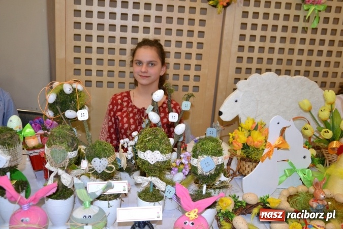 Zdjęcie w galerii na portalu naszraciborz.pl: Wielkanocne stoły na kiermaszu w Tworkowie  wiadomości z regionu